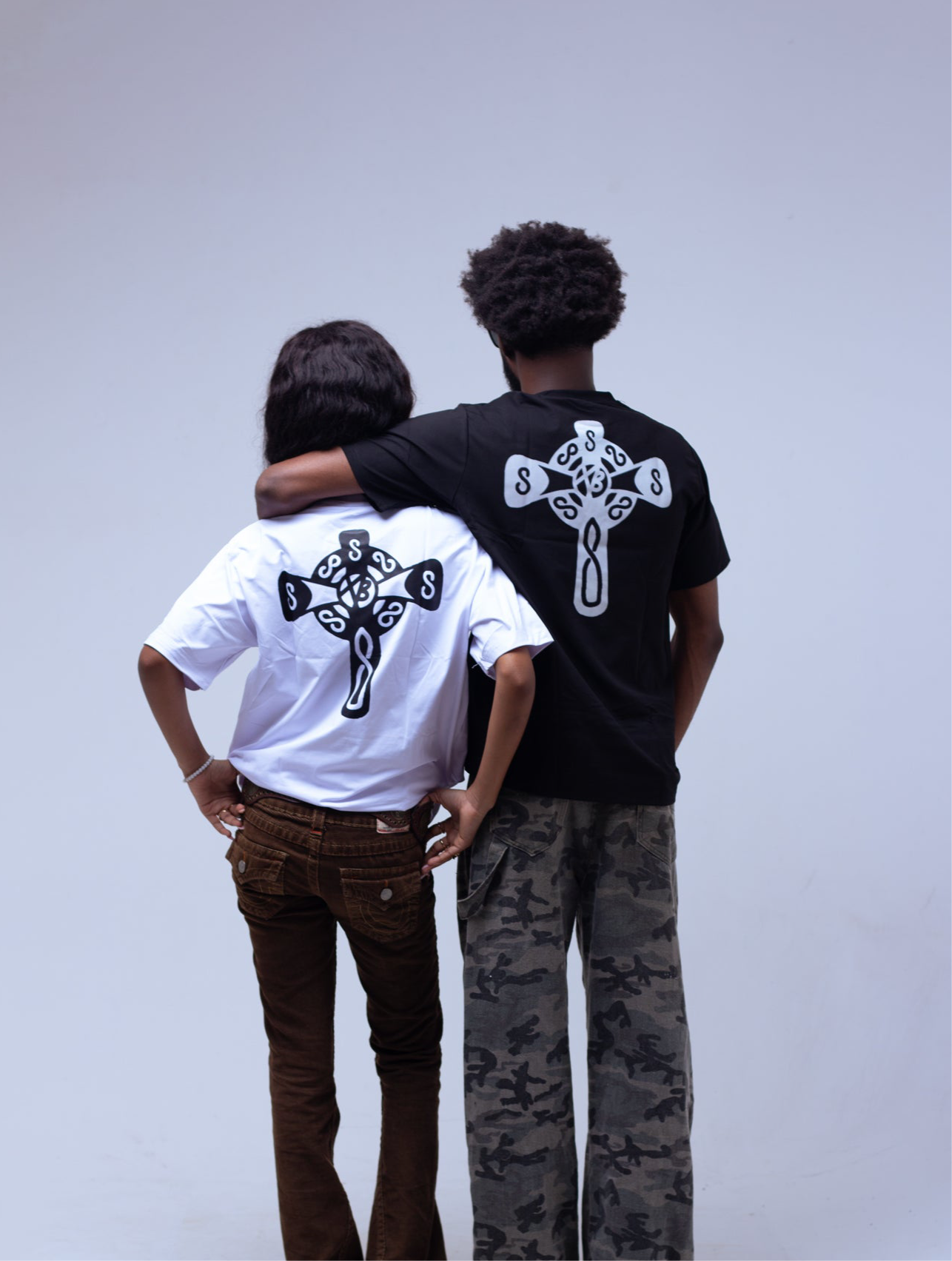STBS CROSS TEE