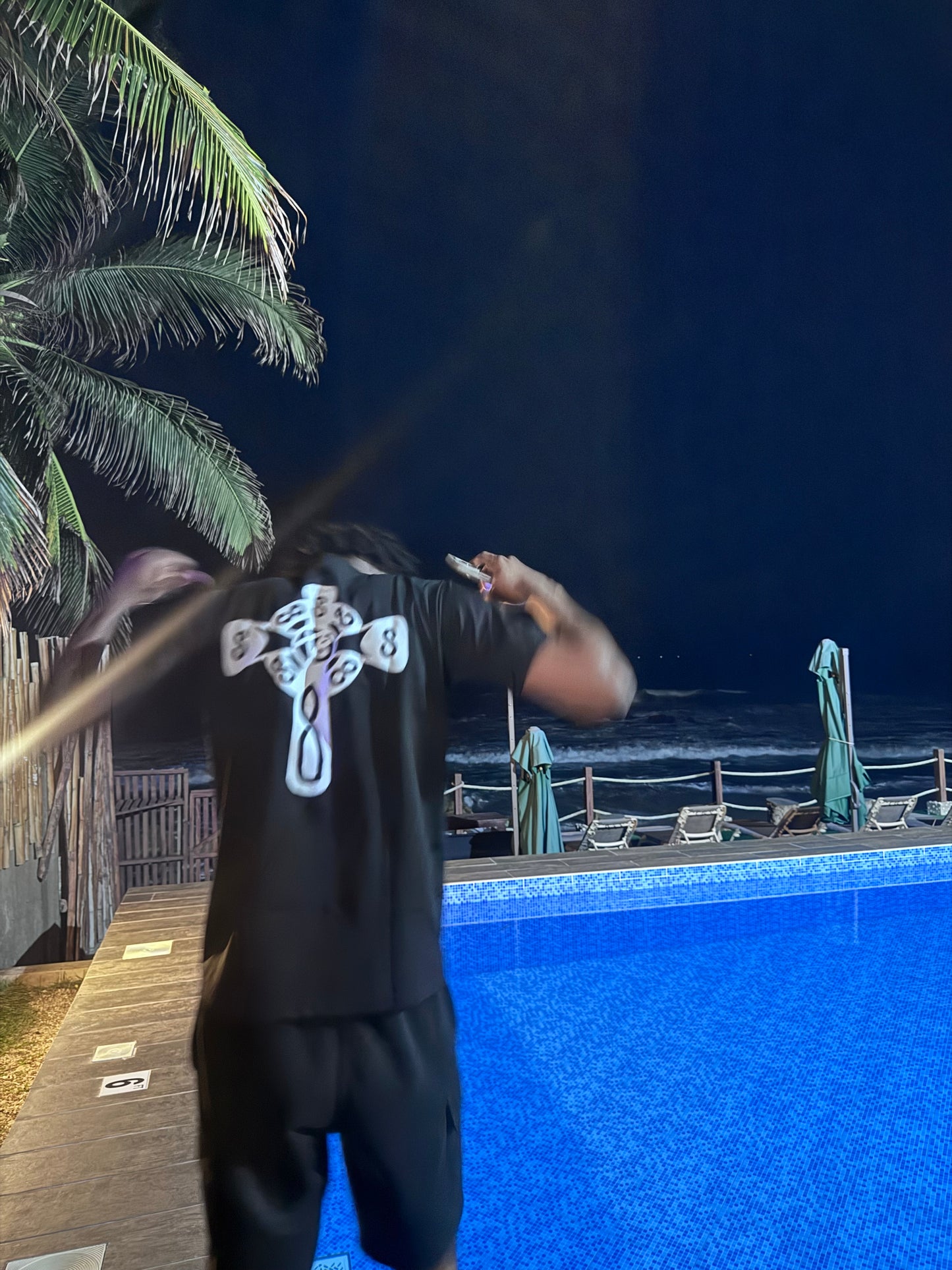 STBS CROSS TEE